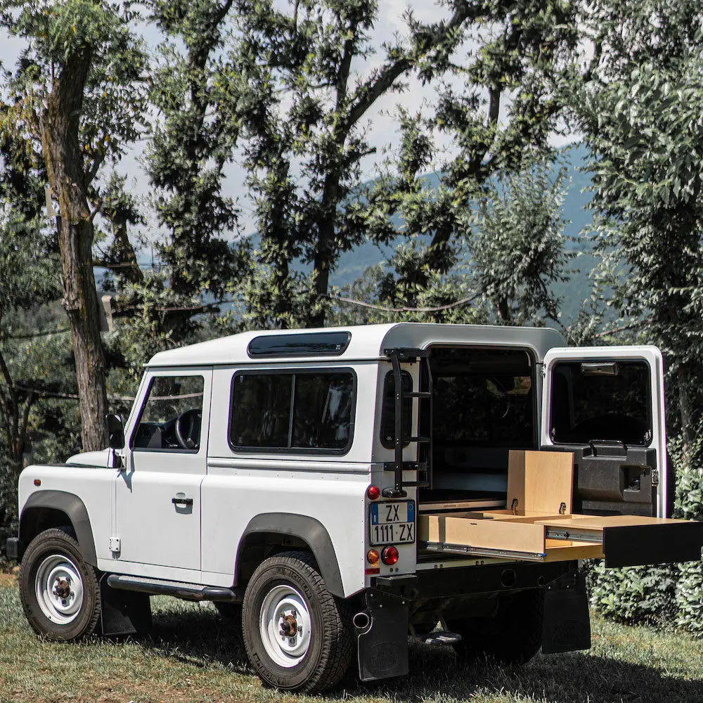 Tailgate Rear End Defender Classic Defender Multi-Purpose Drawer and Platform - TAILGATE GEAR S.R.L.